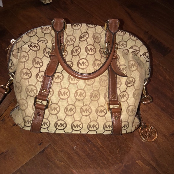 Michael Kors Handbags - Mk In excellent condition